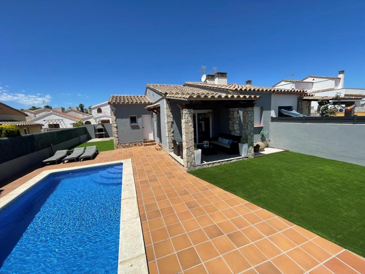 L' EscalaCasa En L Escala Con Piscina Y Wifi Free别墅 外观 照片